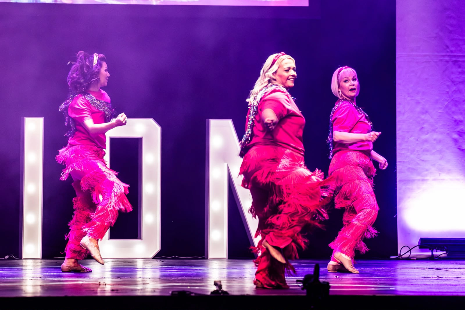 Adults dancers